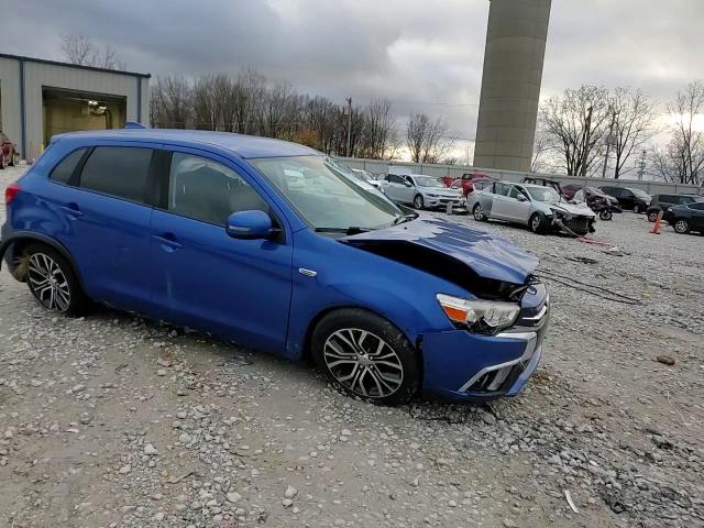 2018 Mitsubishi Outlander - Image 14