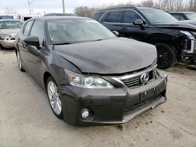 2012 Lexus CT - Image 13