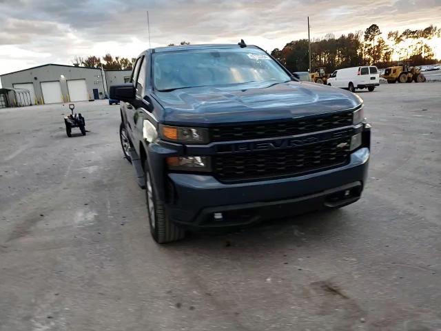 2022 Chevrolet Silverado - Image 11