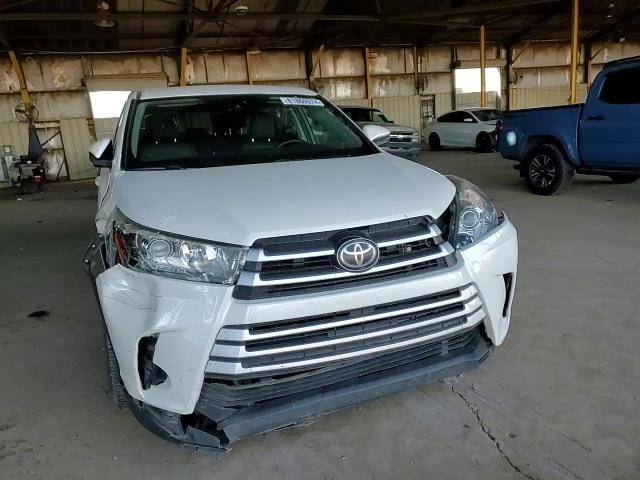 2019 Toyota Highlander - Image 12