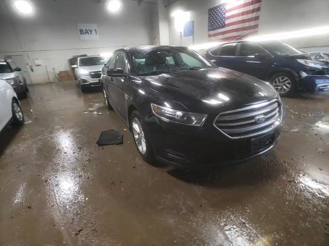 2016 Ford Taurus - Image 13
