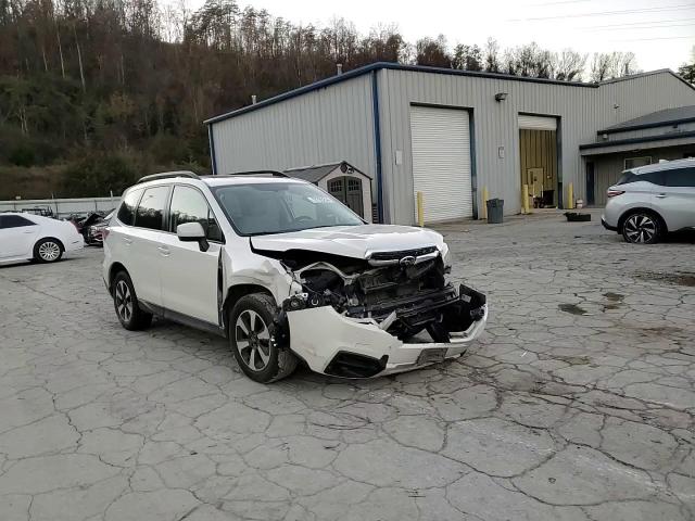 2018 Subaru Forester 2.5I Premium VIN: JF2SJAEC9JH462611 Lot: 79795234