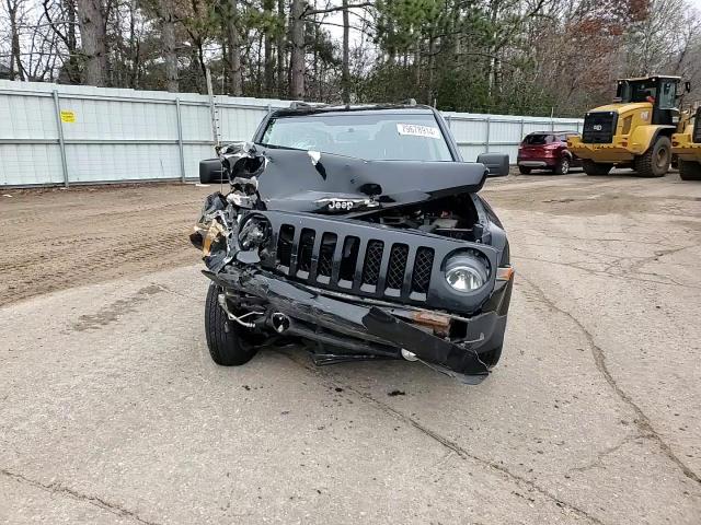2015 Jeep Liberty (Patriot) - Image 12
