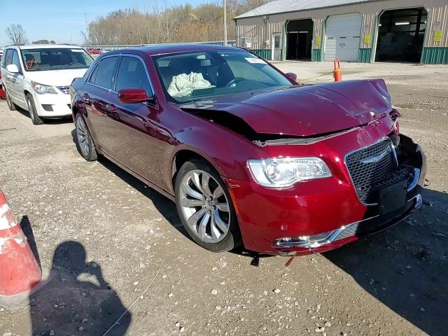 2017 Chrysler 300 Limited VIN: 2C3CCAAG2HH625744 Lot: 79400724