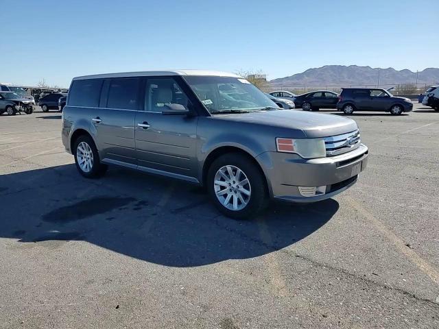 2009 Ford Flex - Image 11