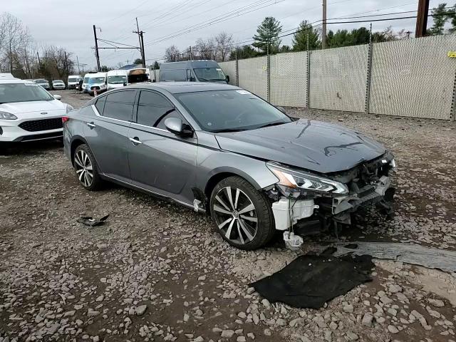 2021 Nissan Altima - Image 11