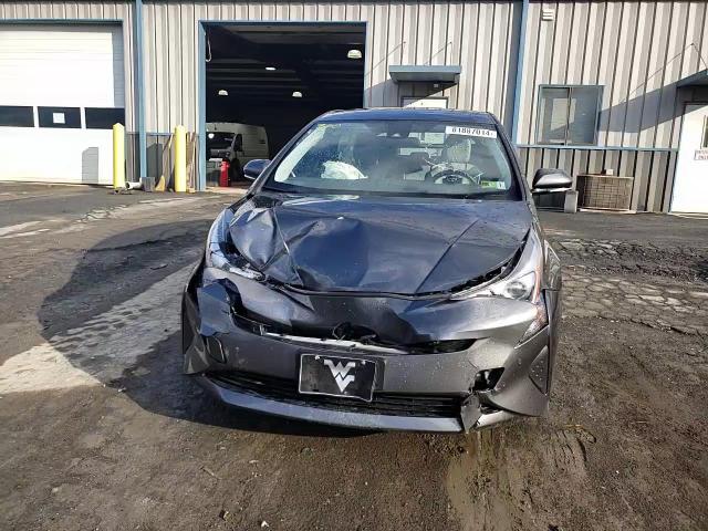 2017 Toyota Prius - Image 10