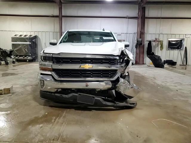 2018 Chevrolet Silverado - Image 13