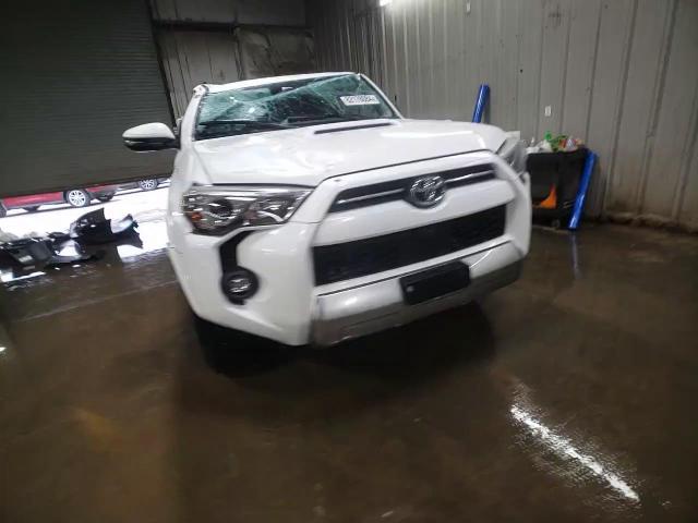 2022 Toyota 4Runner Sr5 Premium VIN: JTERU5JR1N6081693 Lot: 82178084
