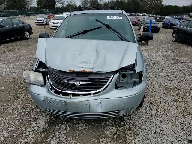 2001 Chrysler Town & Country - Image 11