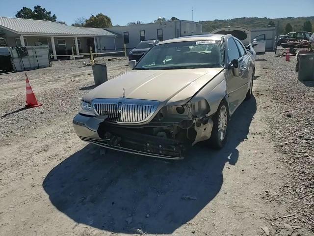 2006 Lincoln Town Car Signature Limited VIN: 1LNHM82V56Y643013 Lot: 90645035