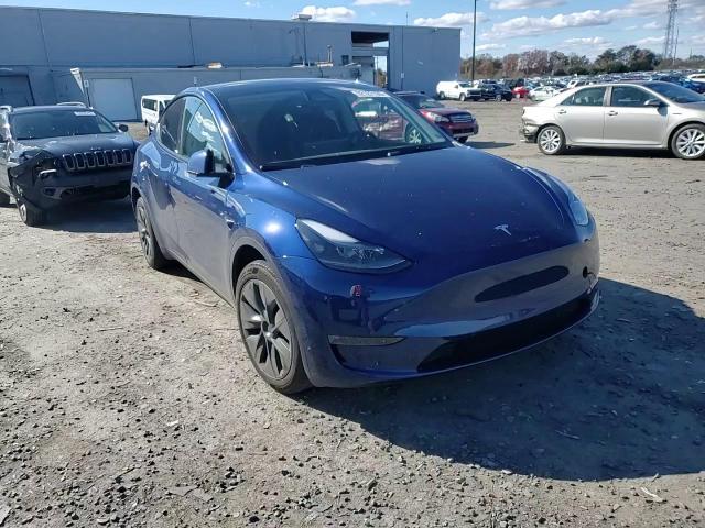 2025 Tesla Model Y VIN: 7SAYGDEE5SA353560 Lot: 92127105