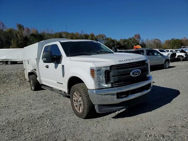 2018 Ford F250 Super Duty Utility / Service Truck VIN: 1FT7X2BT3JEC53931 Lot: 92362215