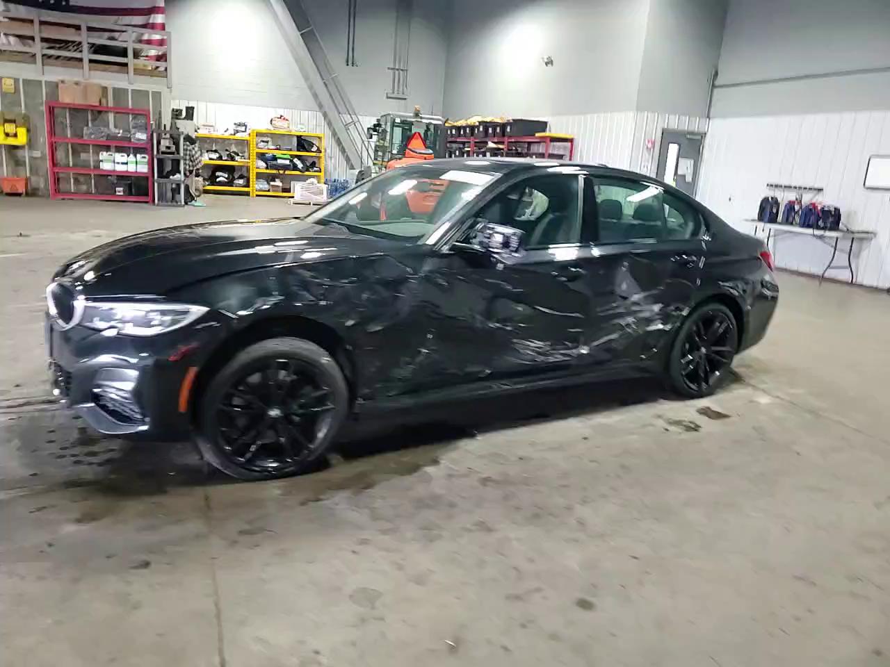 Фото: 3MW5R7J03L8B44829