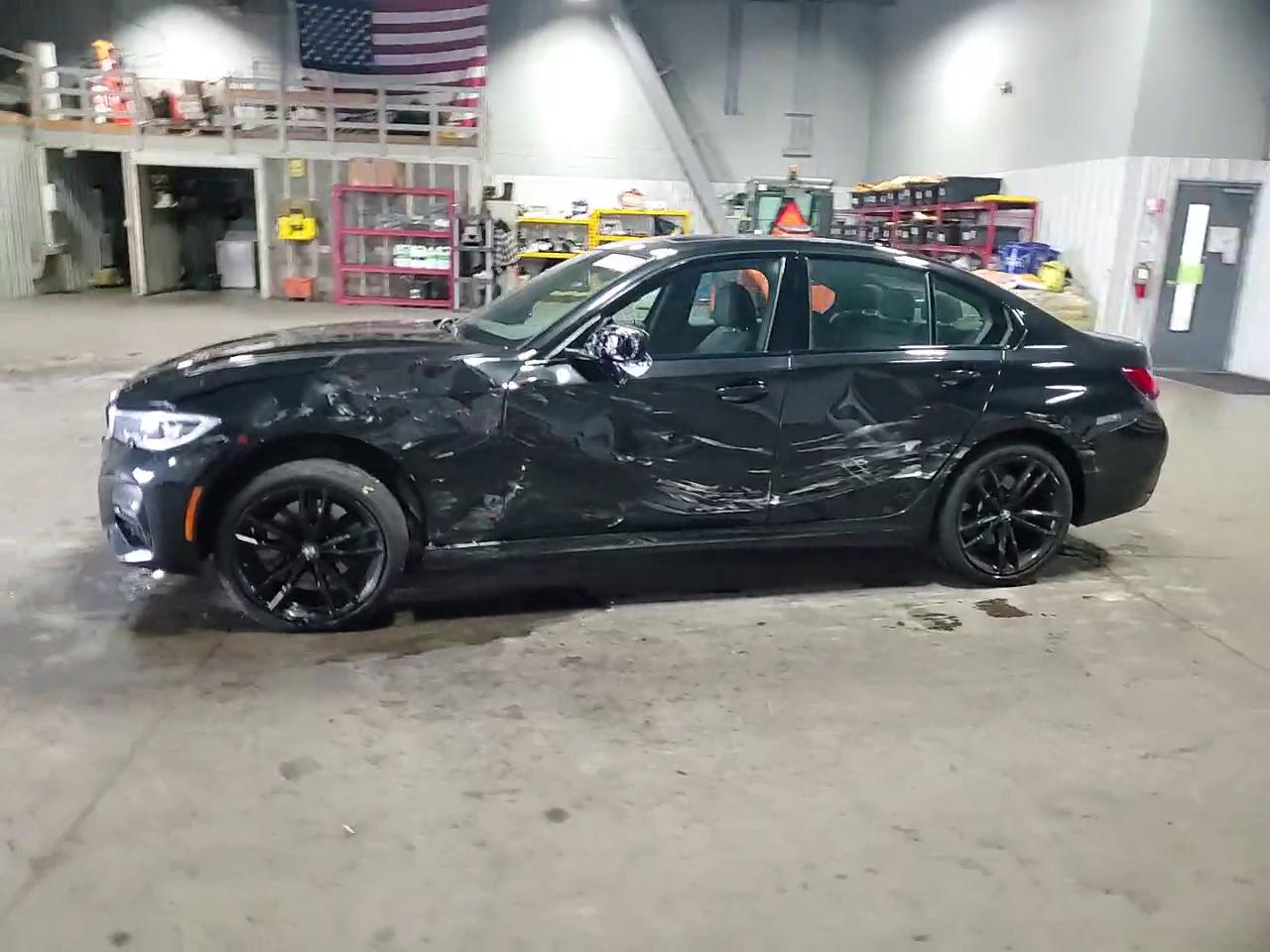 Фото: 3MW5R7J03L8B44829