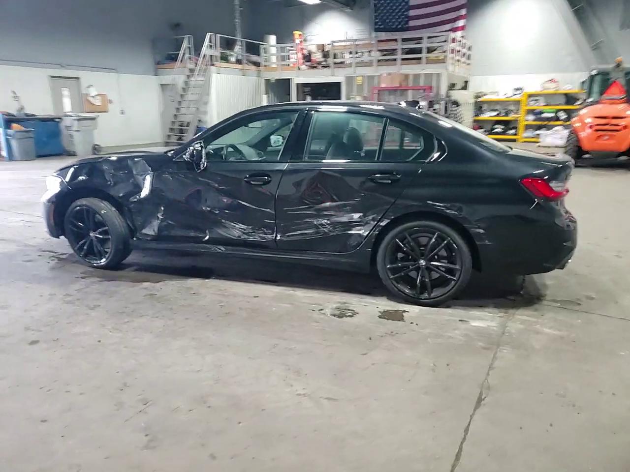 Фото: 3MW5R7J03L8B44829