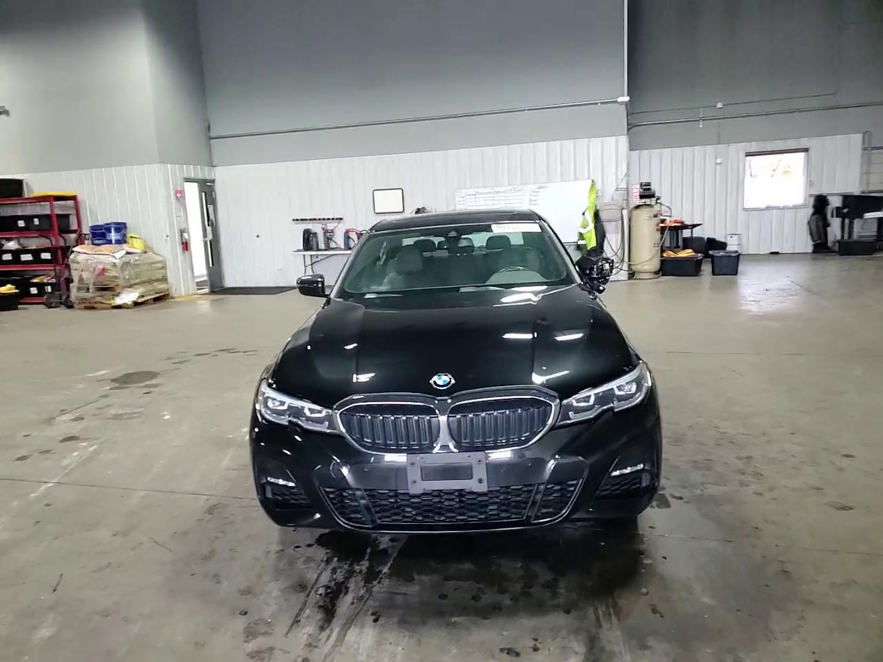 Фото: 3MW5R7J03L8B44829