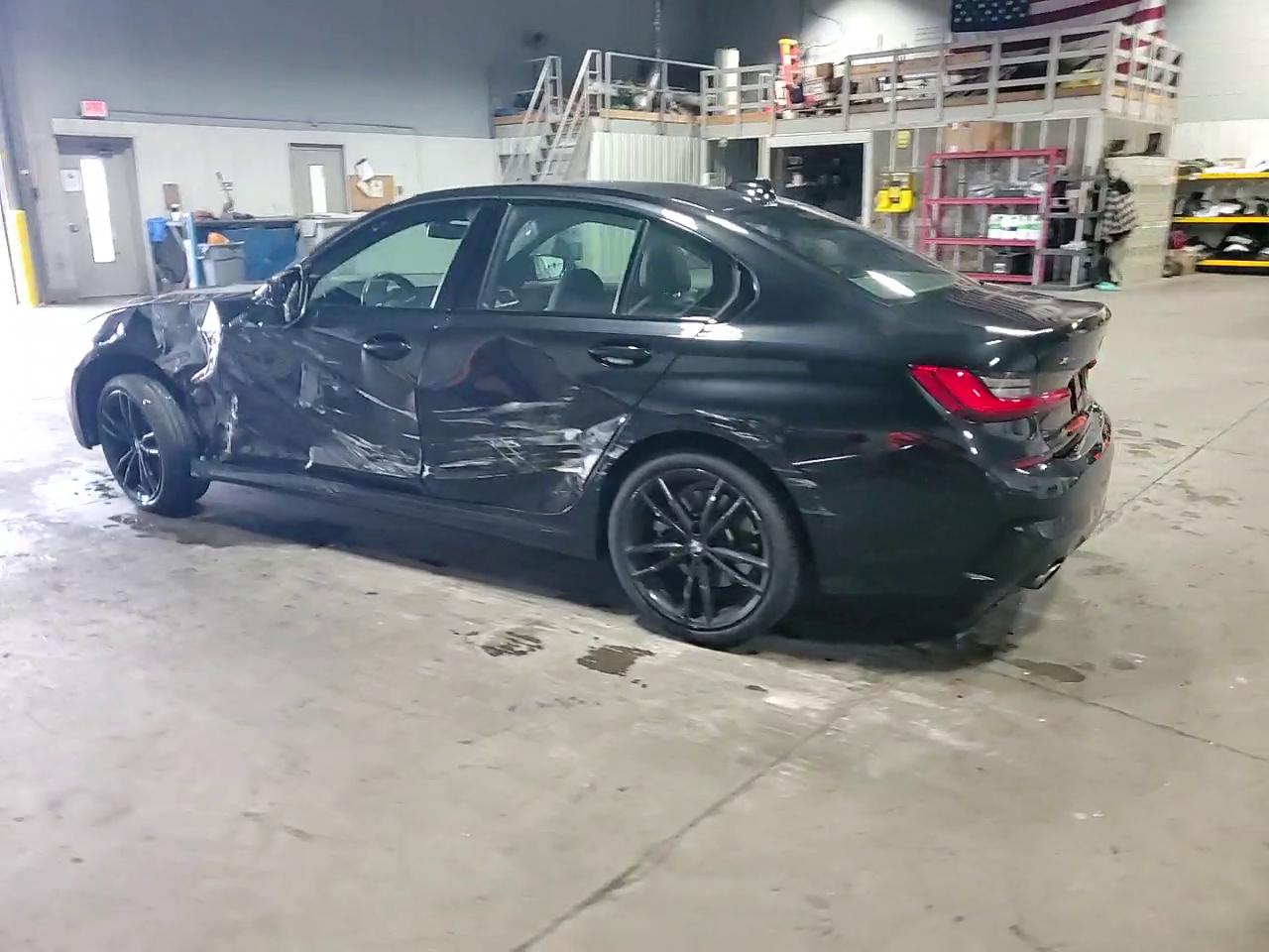 Фото: 3MW5R7J03L8B44829