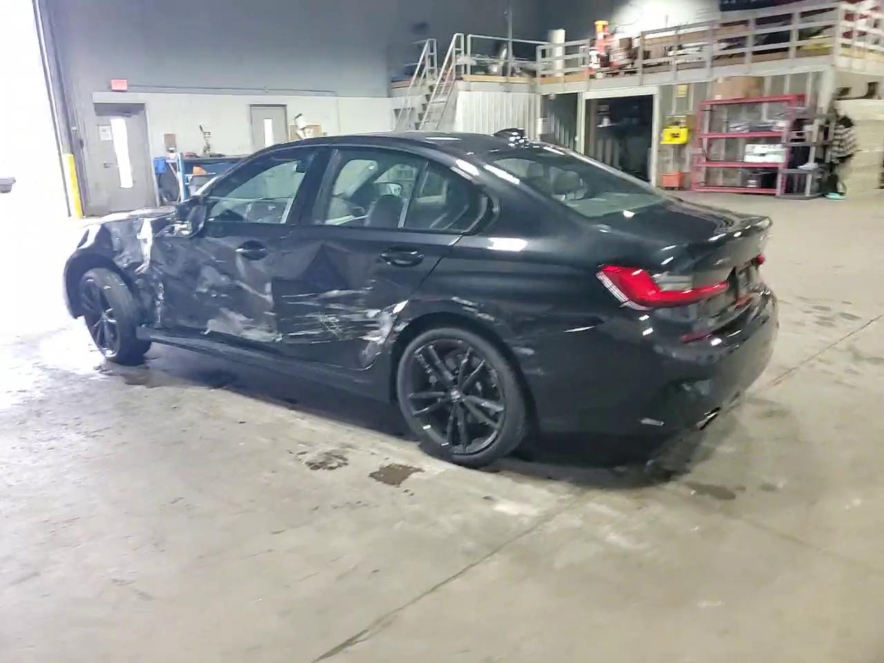 Фото: 3MW5R7J03L8B44829