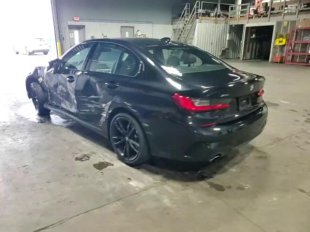 Фото: 3MW5R7J03L8B44829