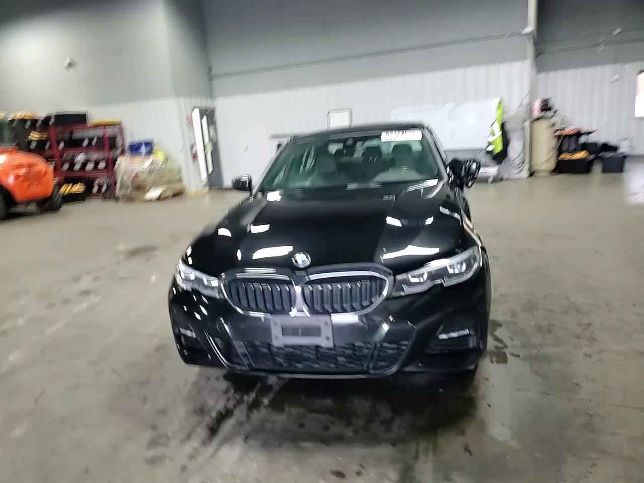 Фото: 3MW5R7J03L8B44829