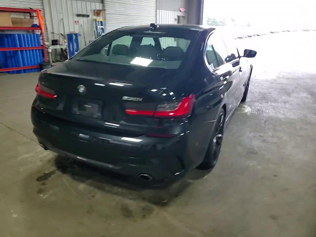 Фото: 3MW5R7J03L8B44829