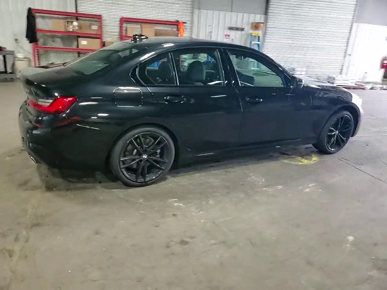 Фото: 3MW5R7J03L8B44829