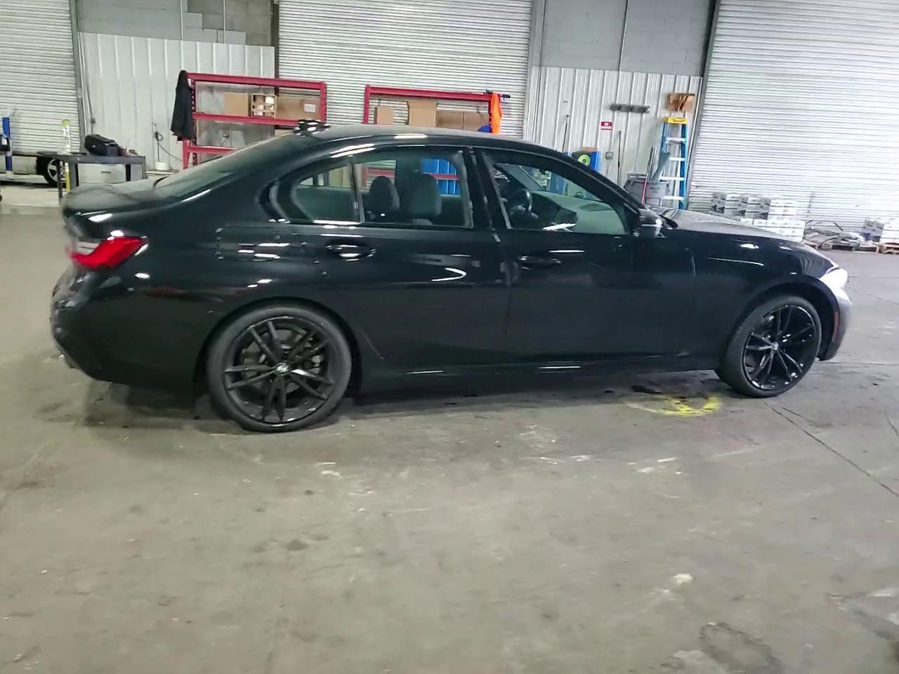 Фото: 3MW5R7J03L8B44829