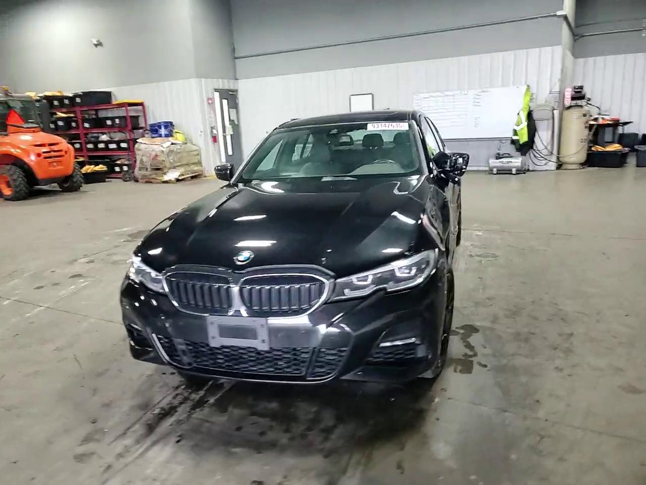 Фото: 3MW5R7J03L8B44829