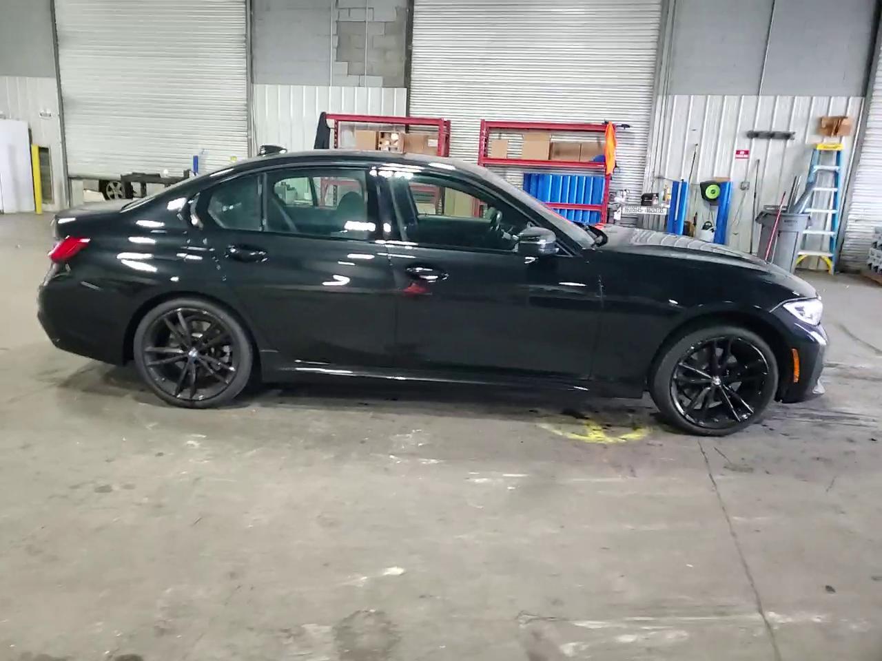 Фото: 3MW5R7J03L8B44829