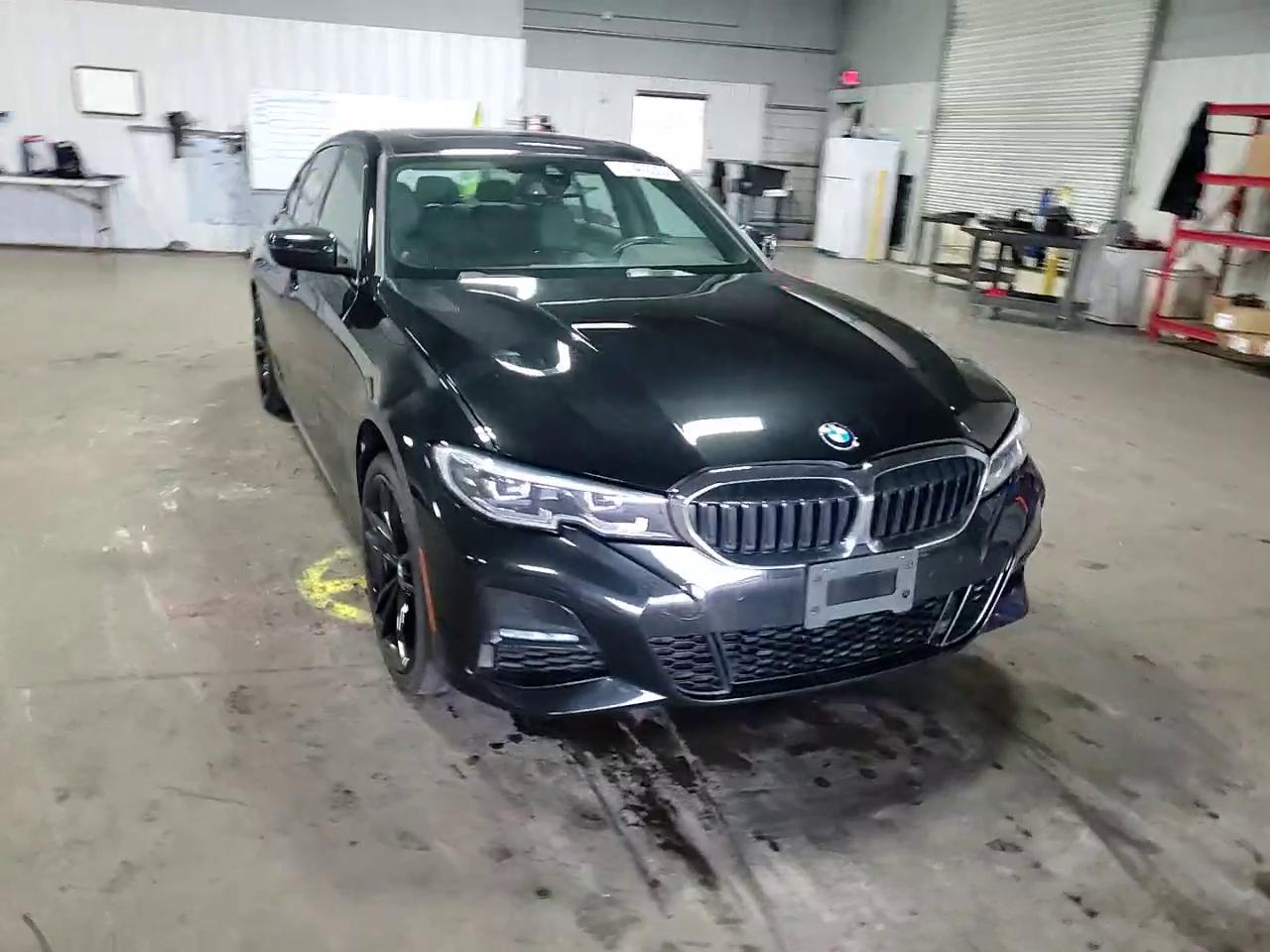 Фото: 3MW5R7J03L8B44829