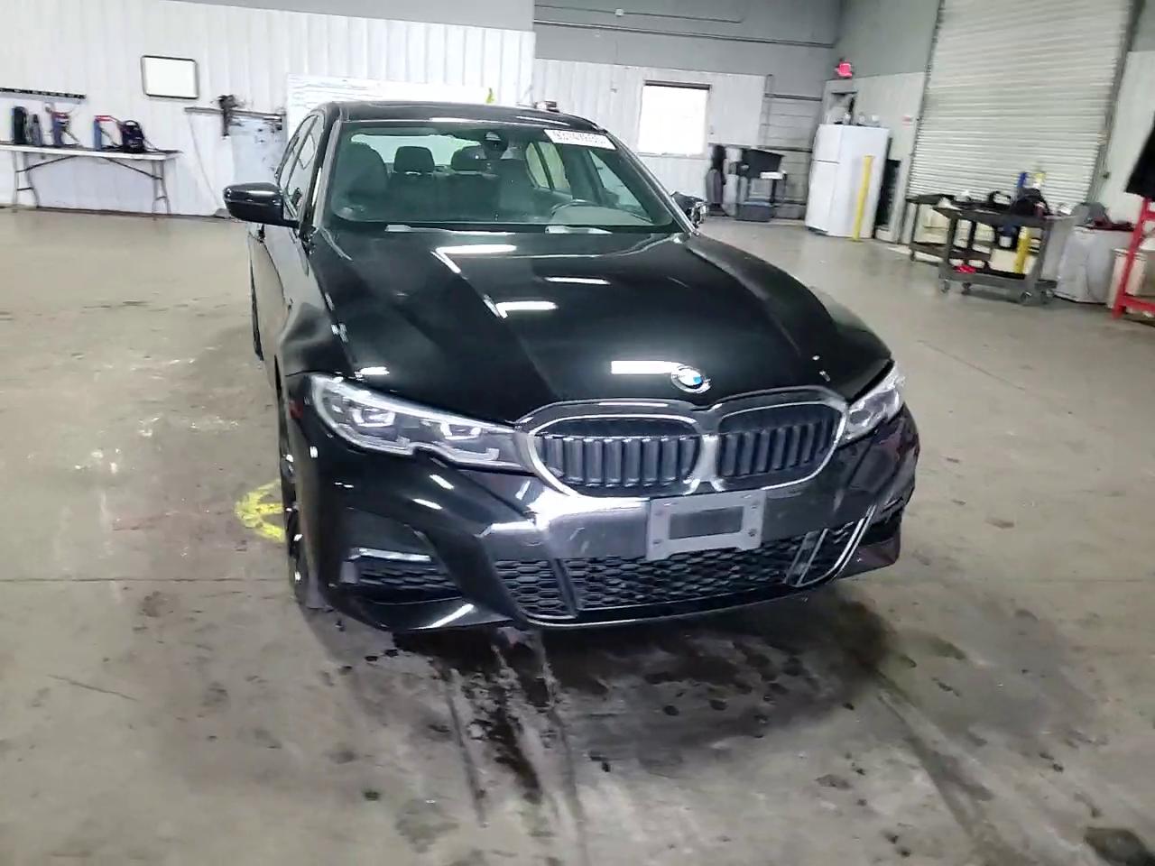 Фото: 3MW5R7J03L8B44829