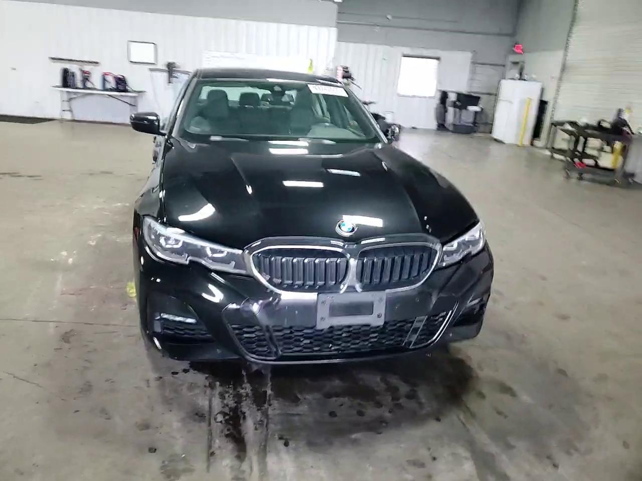 Фото: 3MW5R7J03L8B44829