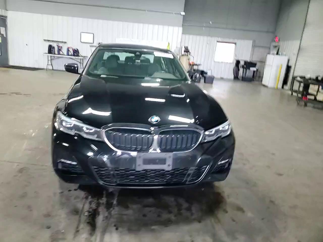 Фото: 3MW5R7J03L8B44829