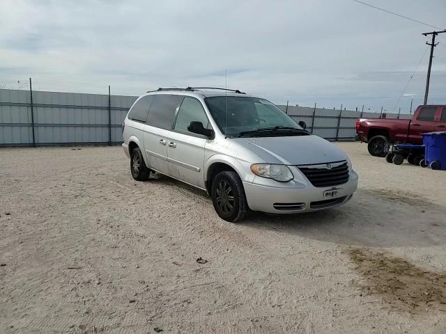 2005 Chrysler Town & Country Touring VIN: 2C4GP54L65R251422 Lot: 93703635