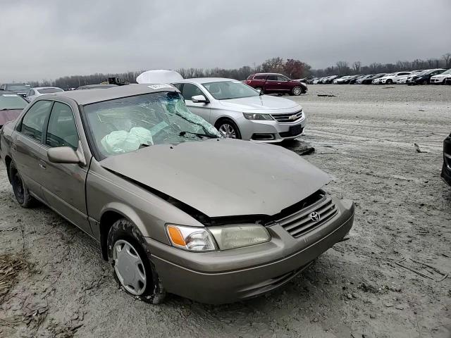 1999 Toyota Camry Ce VIN: 4T1BG22K5XU578995 Lot: 94121155