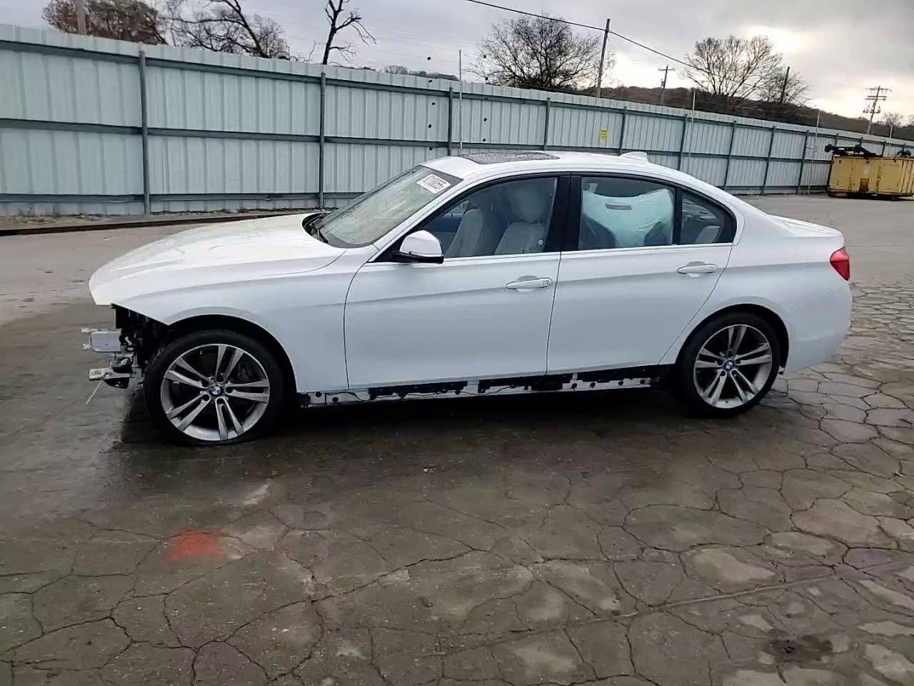 Фото: WBA8B7G53HNU37140