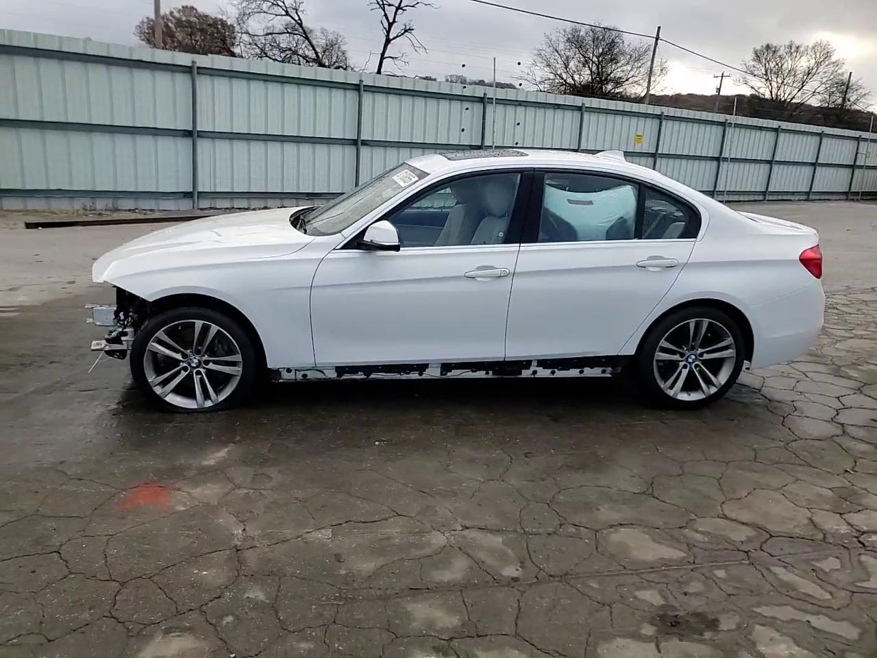 Фото: WBA8B7G53HNU37140