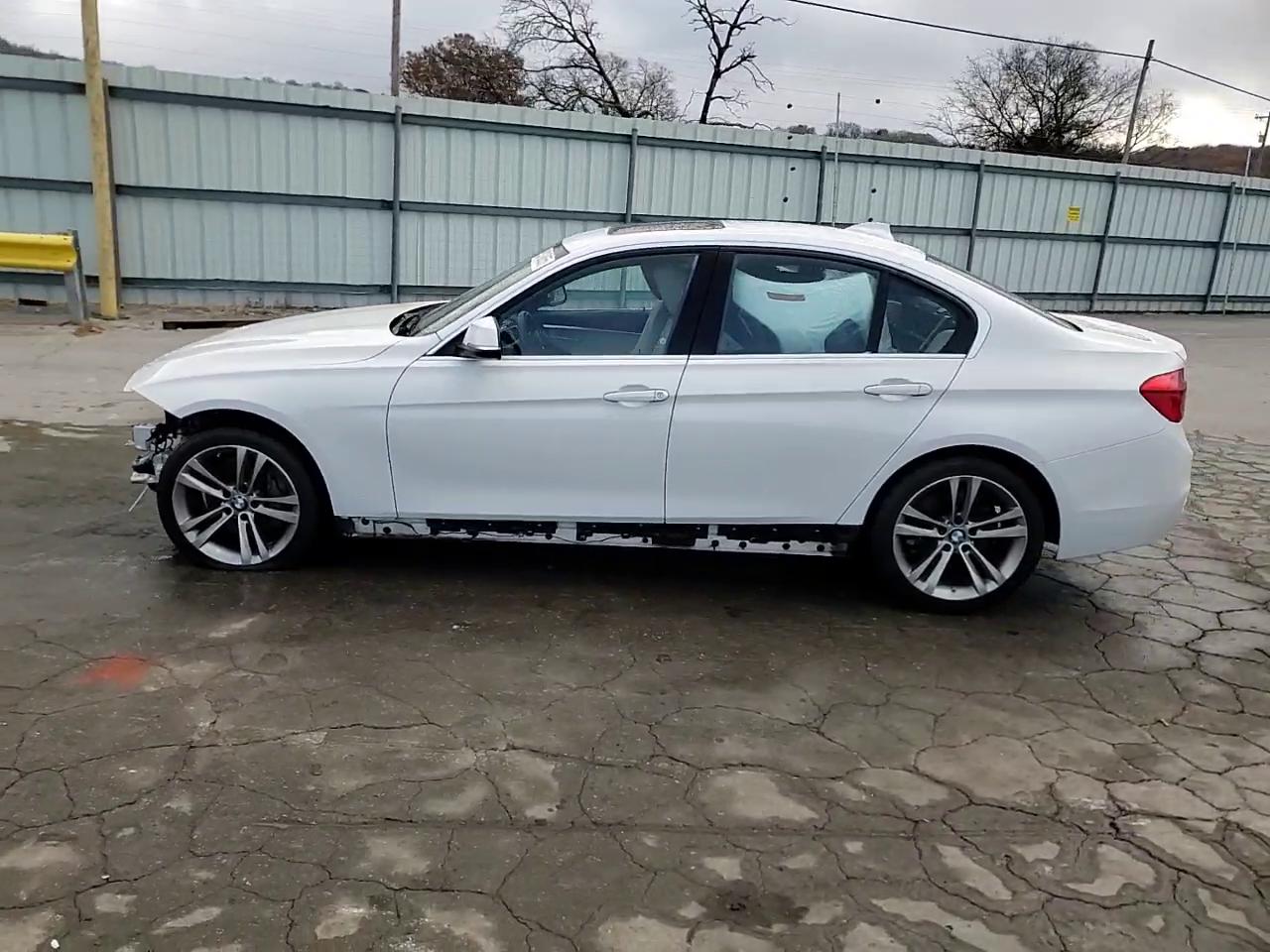 Фото: WBA8B7G53HNU37140