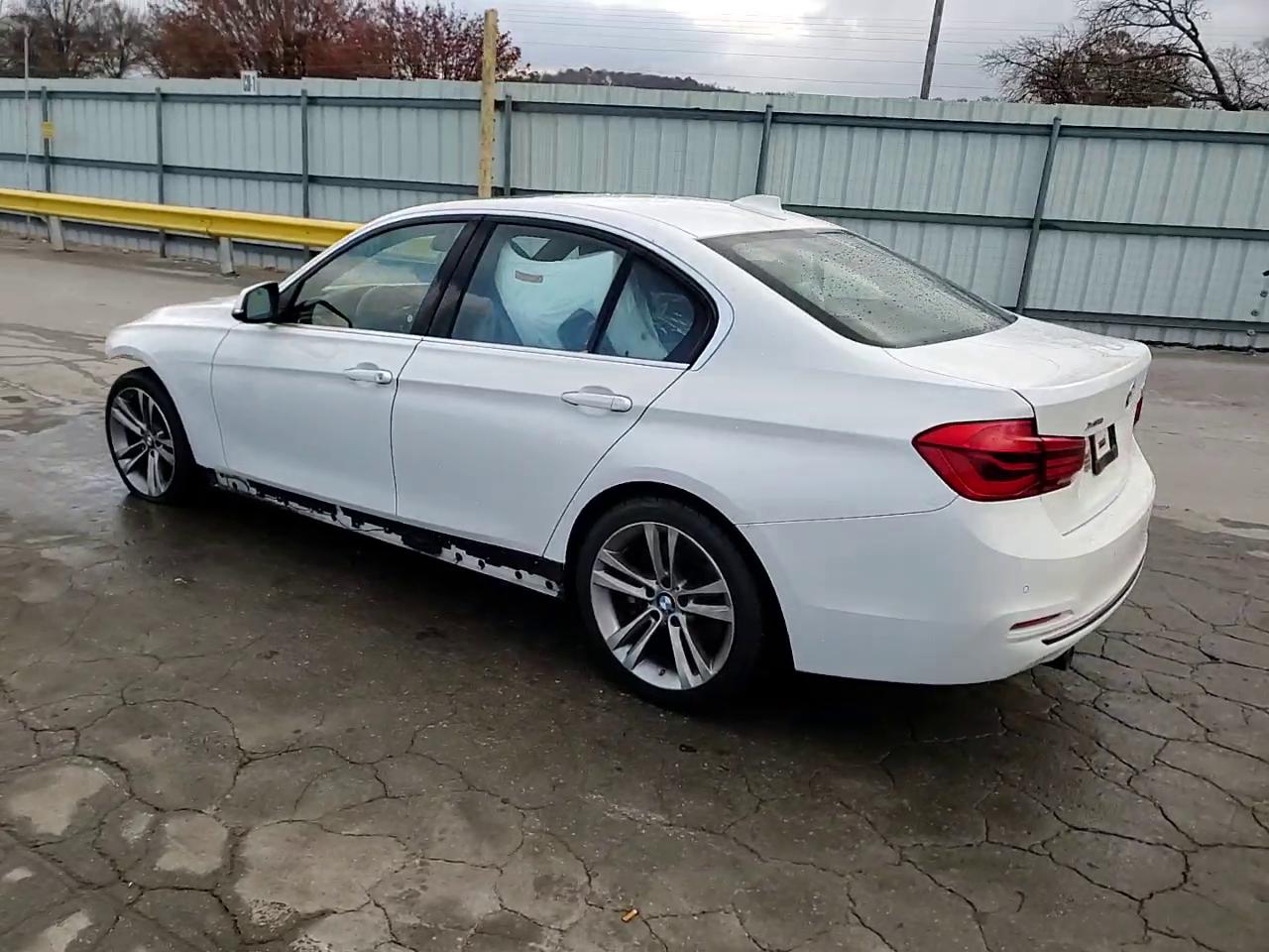 Фото: WBA8B7G53HNU37140