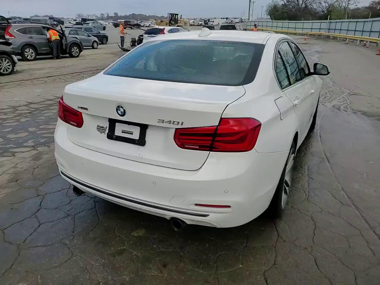 Фото: WBA8B7G53HNU37140