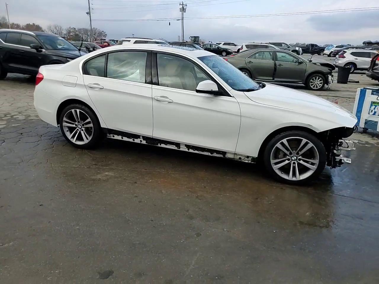 Фото: WBA8B7G53HNU37140