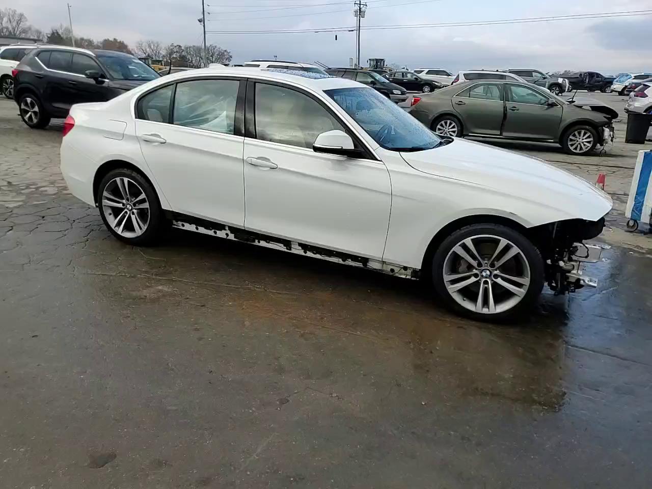 Фото: WBA8B7G53HNU37140