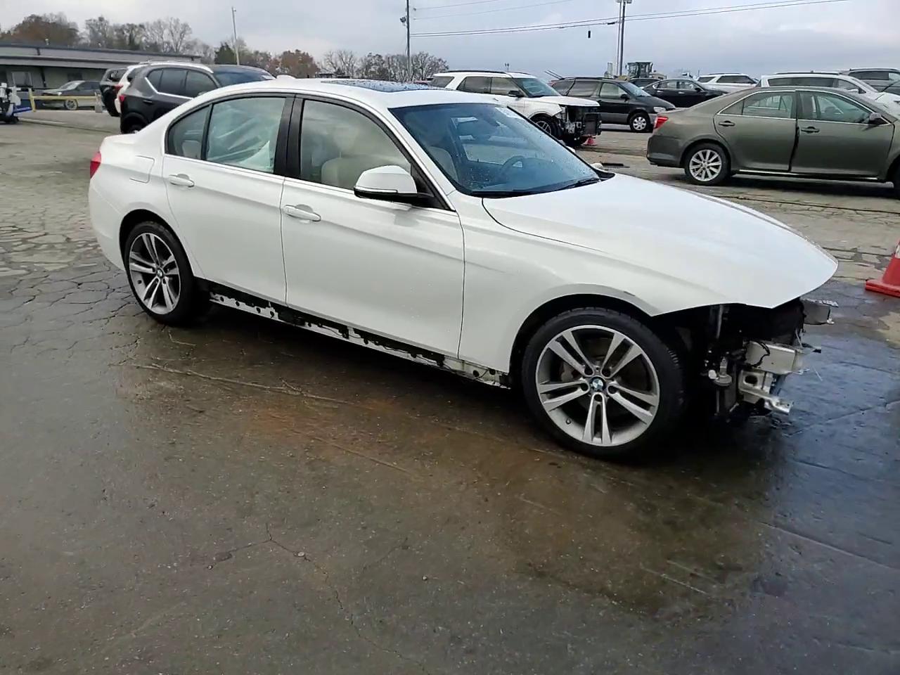 Фото: WBA8B7G53HNU37140