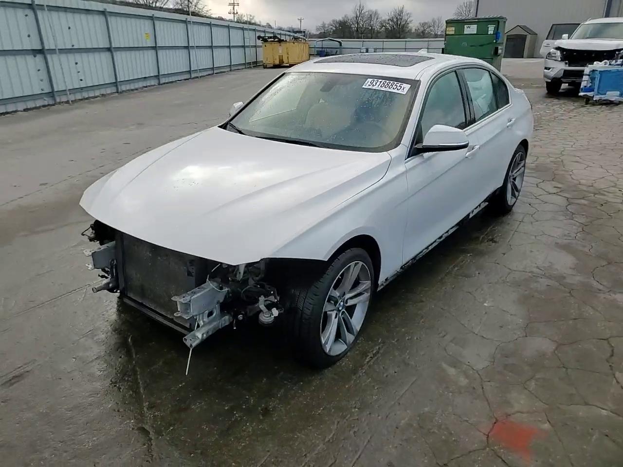 Фото: WBA8B7G53HNU37140