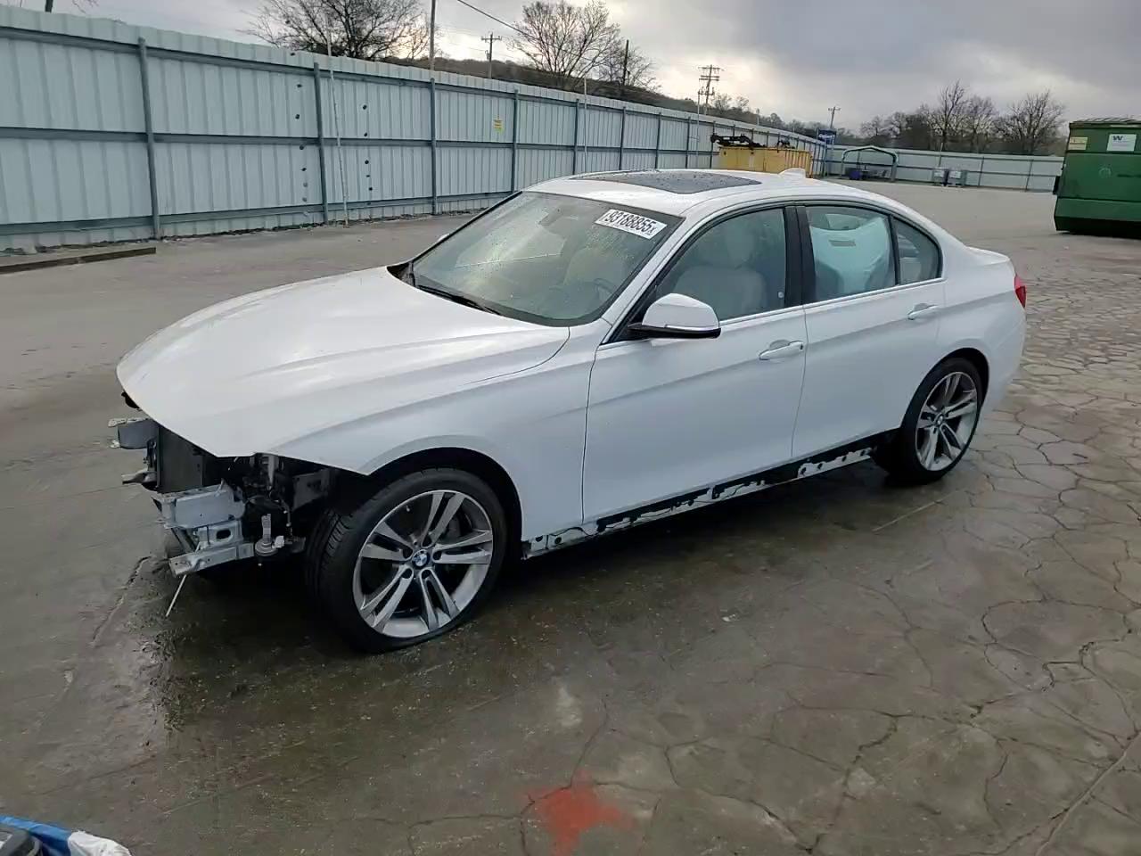 Фото: WBA8B7G53HNU37140