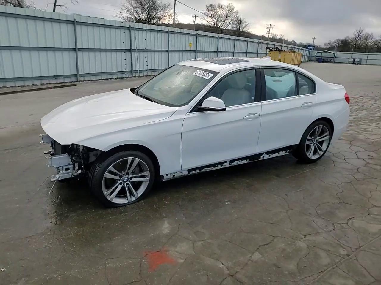 Фото: WBA8B7G53HNU37140