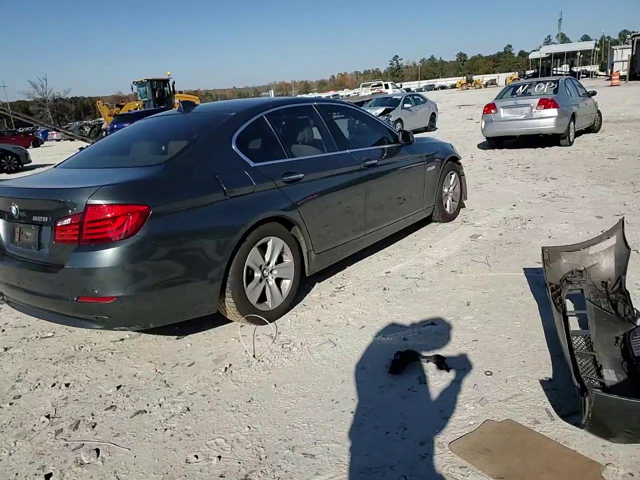 Фото: WBAXG5C52CDY29435