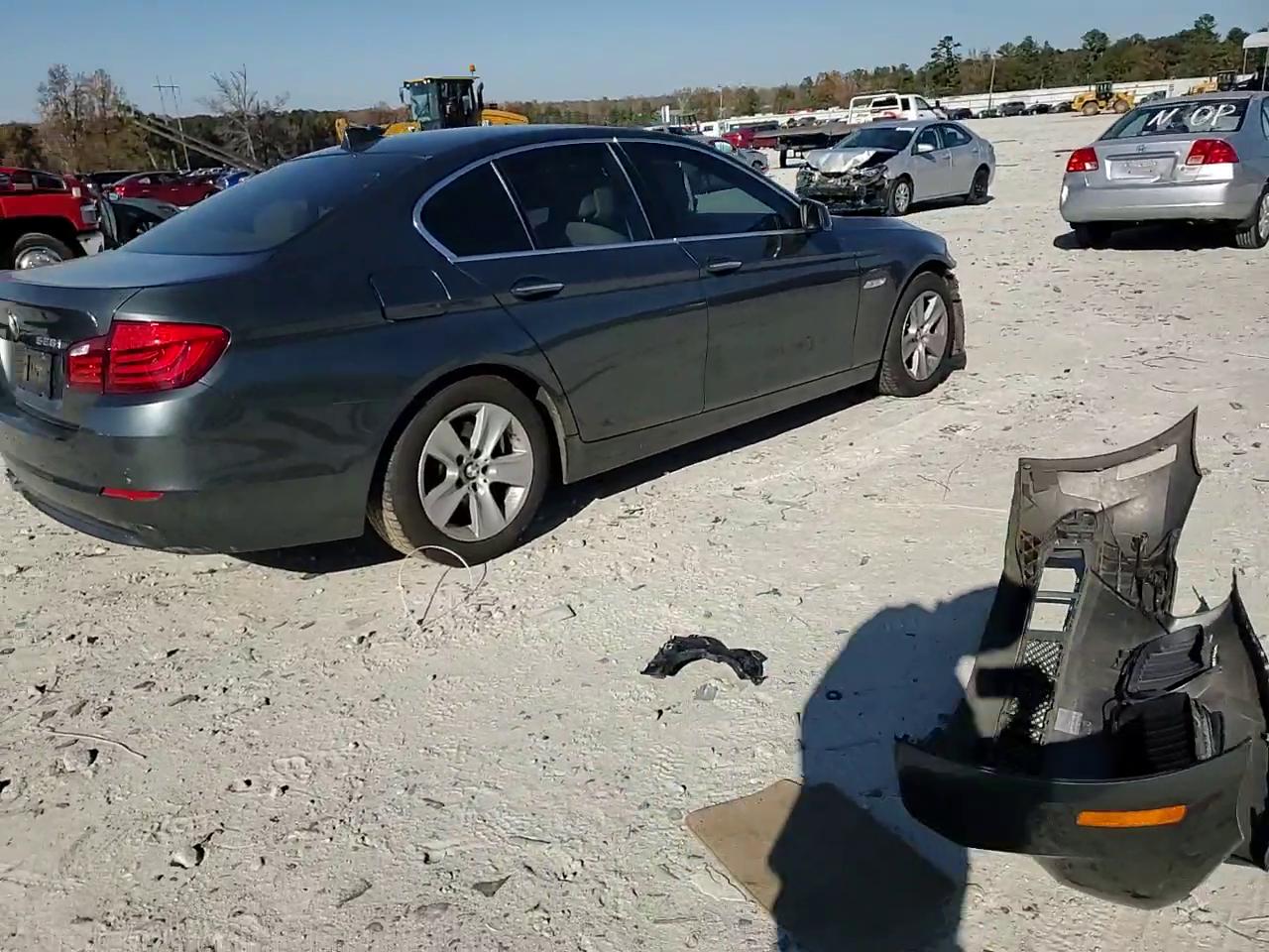 Фото: WBAXG5C52CDY29435