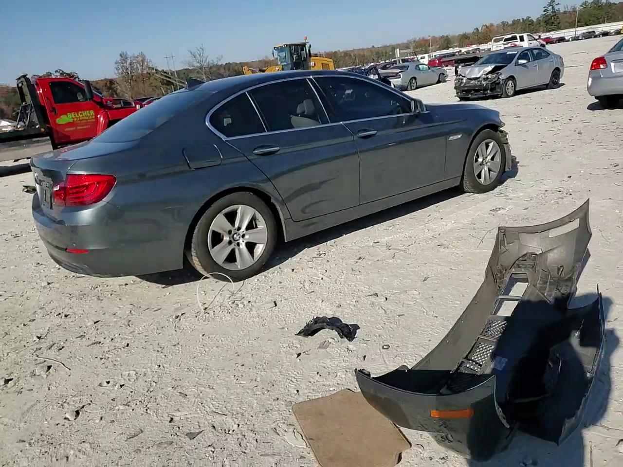 Фото: WBAXG5C52CDY29435